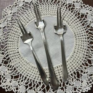 2 Prong Olive/Pickle Fork